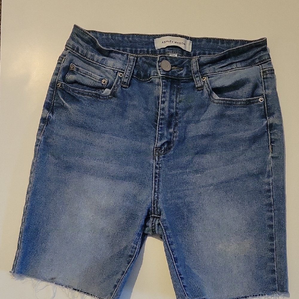 ASHLEY MASON SZ 11 JUNIORS SHORTS GENTLY WORN